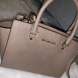 Micheal Kors Selma Saffiano Leather Medium Satchel